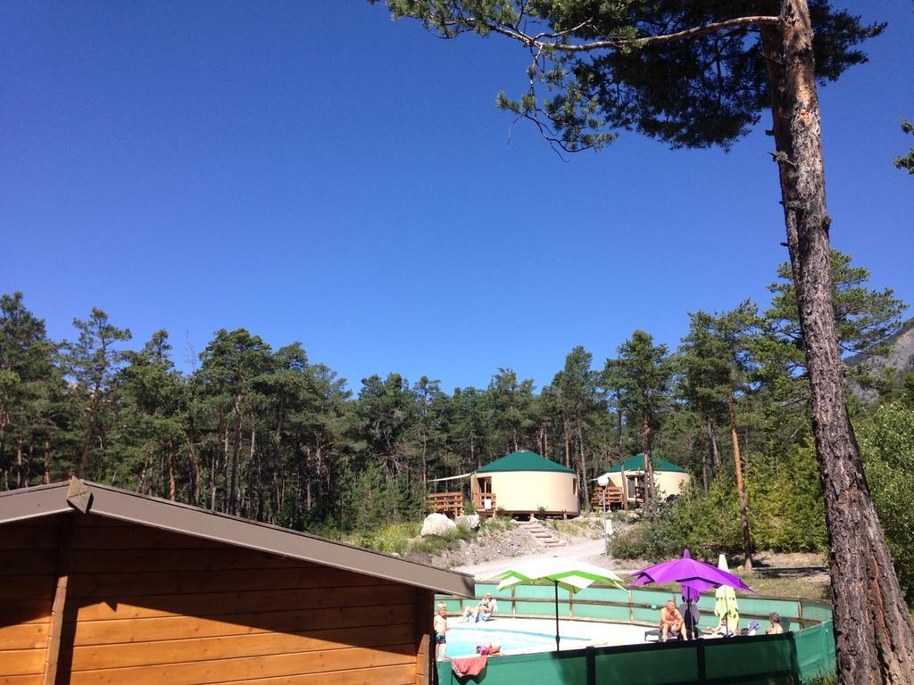 Hotel Parc Residentiel De Loisir : Le Loup Blanc Du Riou Barcelonnette Zewnętrze zdjęcie