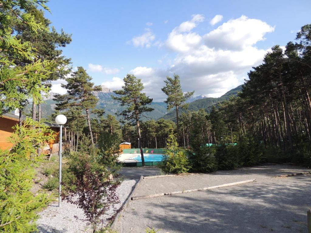 Hotel Parc Residentiel De Loisir : Le Loup Blanc Du Riou Barcelonnette Zewnętrze zdjęcie